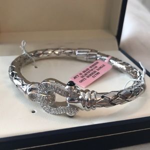 Onyx Horseshoe Bangle